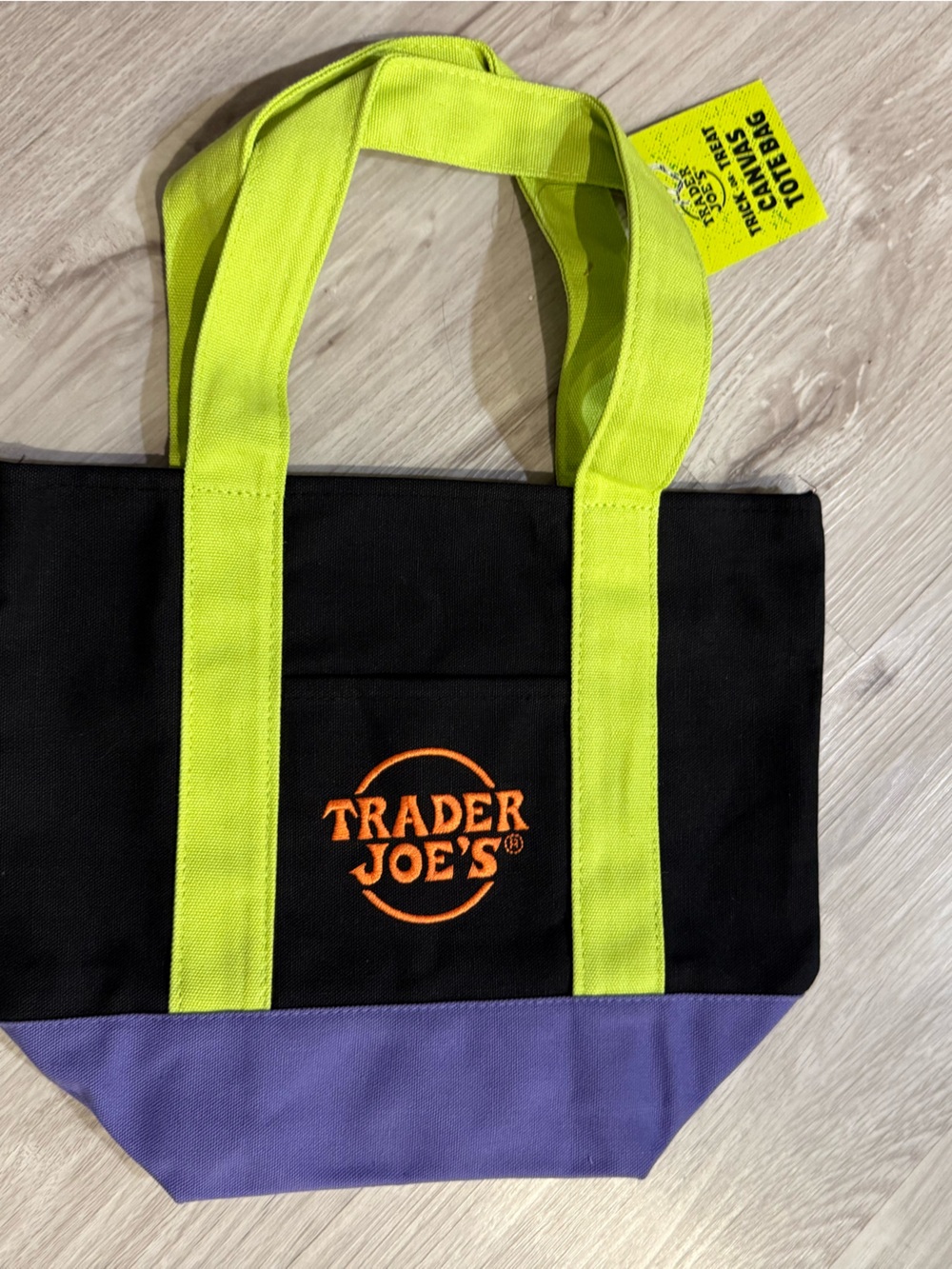 🎃👻 Trader Joe’s 2026 Fall Halloween Tote Spooky Black and Purple